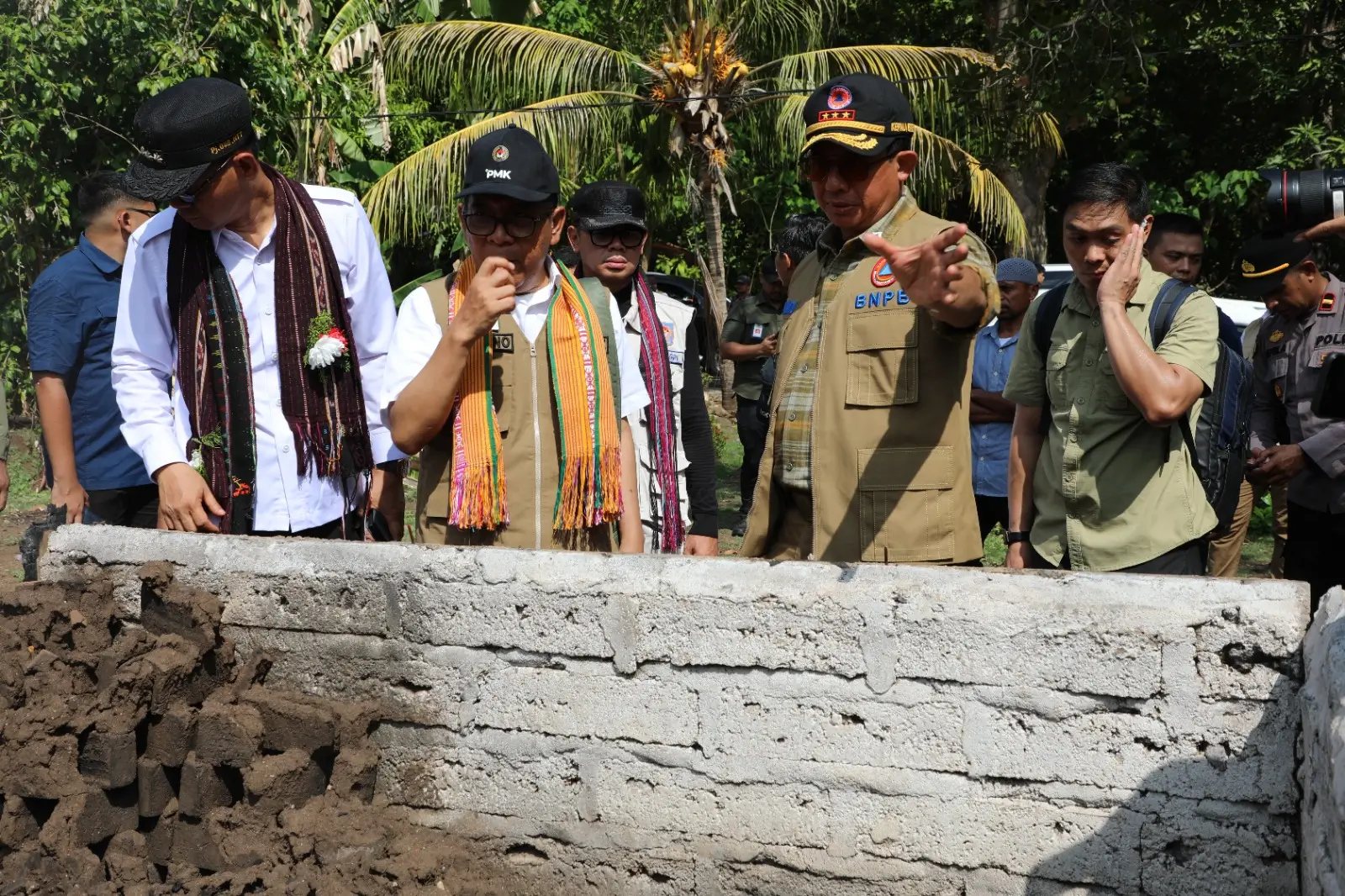 Pemerintah Pastikan Bangun Kembali Rumah Warga Terdampak Konflik Sosial di Adonara Barat